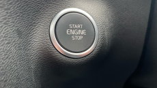 Volvo XC40 2.0 B3P Ultimate Dark 5dr Auto Petrol Estate